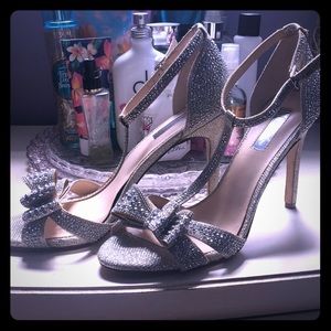 I.N.C bow heels 👠